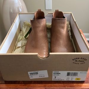 Kork-Ease Womens Kama Brown Booties Size 8.5